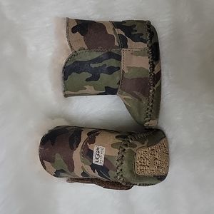 UGG Caden Green Tan Camouflage Camo Print Sheepskin Lined Moccasin Boots  0/1